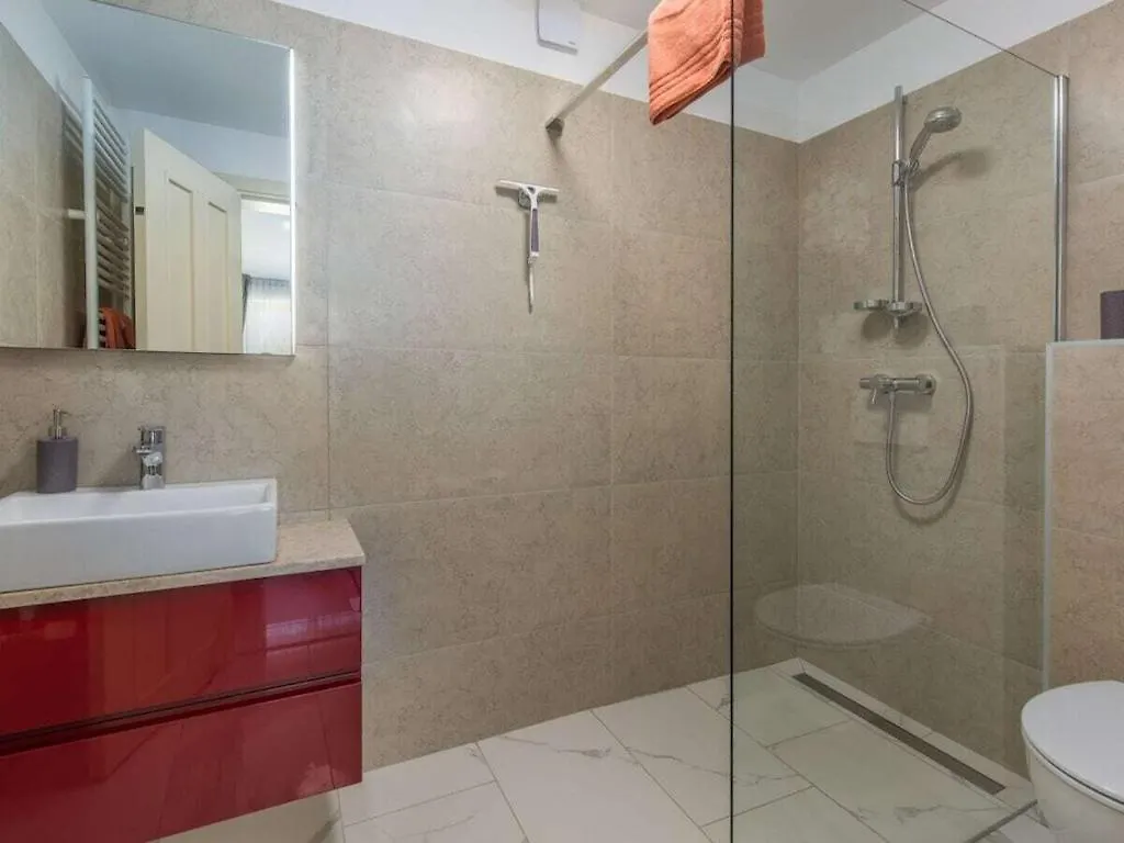 Holiday Home With 2 Bedrooms Labinci Kroatië